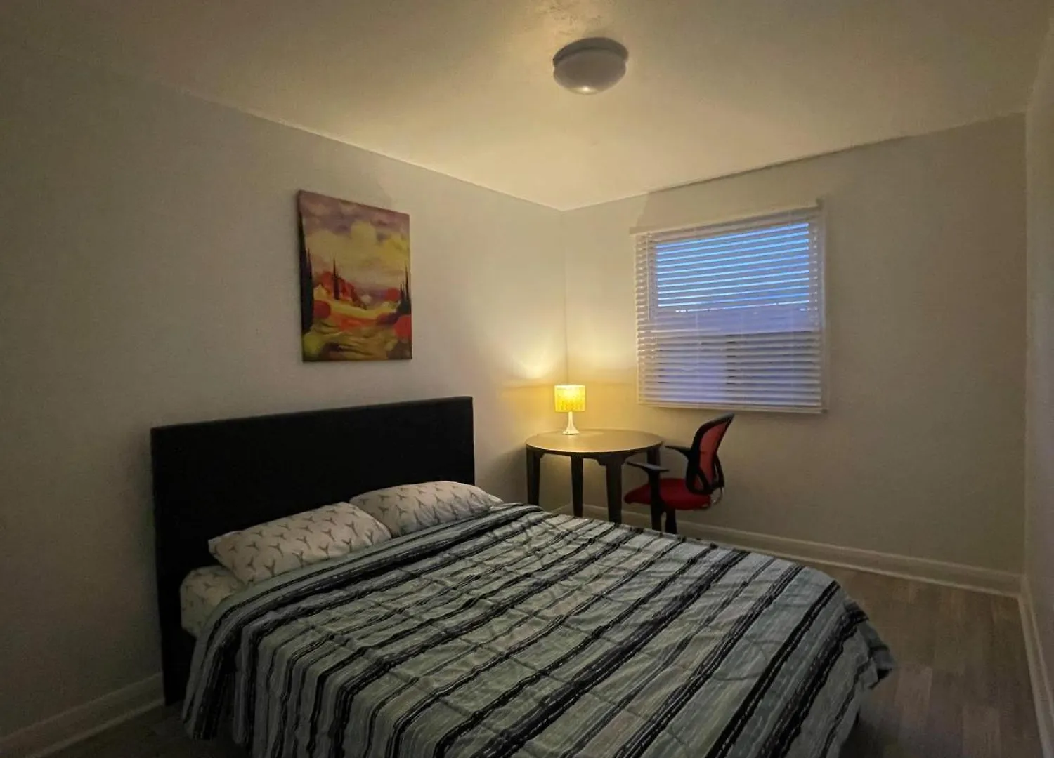 Toronto Midtown Room With Queen Bed Canada