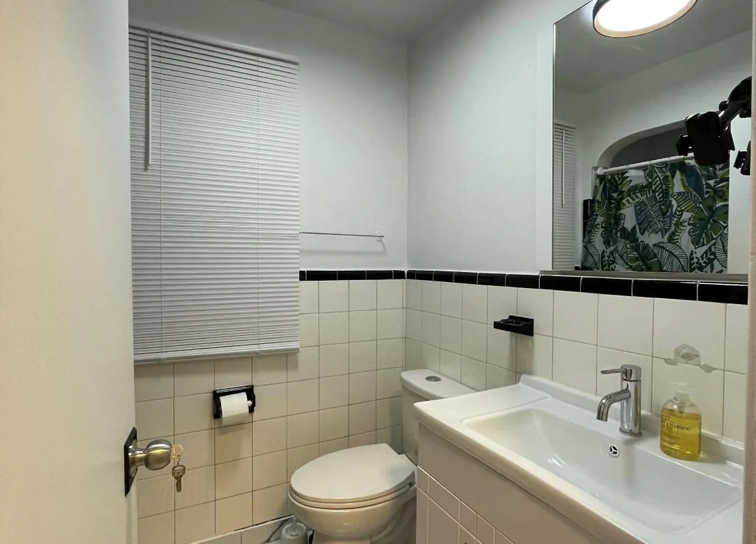 Homestay Toronto Midtown Room With Queen Bed
